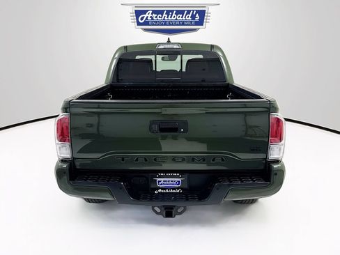 Used 2022 Toyota Tacoma TRD Off-Road w/ Technology Package AWD/4WD image 7