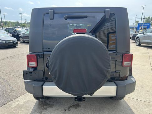 Used 2011 Jeep Wrangler Unlimited Sahara AWD/4WD image 6