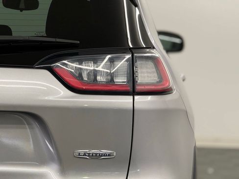 Used 2021 Jeep Cherokee Latitude image 7