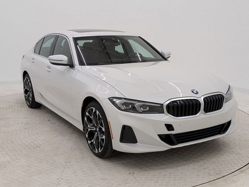 Used 2025 BMW 330i Sedan w/ Premium Package image 18