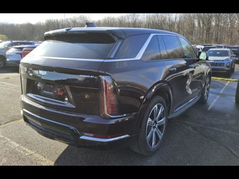 Used 2025 Cadillac Escalade IQ Luxury 2 w/ LPO, Premium Carpet Package AWD/4WD image 8