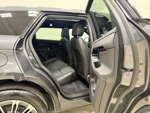 Used 2025 Land Rover Range Rover Evoque Dynamic SE image 41