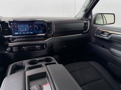 Used 2024 GMC Sierra 1500 Elevation image 23