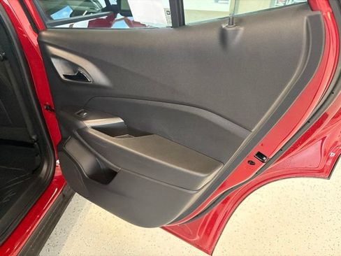 New 2026 Chevrolet Trax RS w/ Sunroof Package FWD image 44