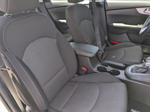 Certified 2024 Kia Forte LXS FWD image 10