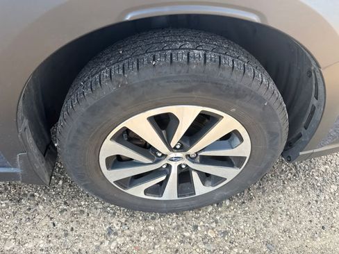Used 2025 Subaru Outback AWD/4WD image 5