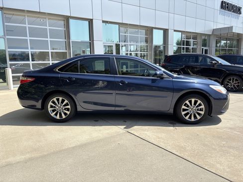 Used 2017 Toyota Camry XLE FWD image 10