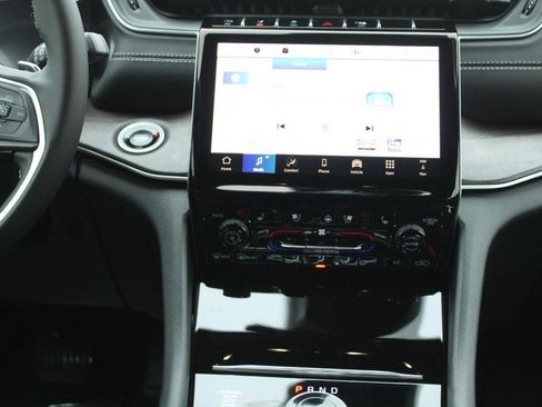 New 2025 Jeep Grand Cherokee L Limited w/ Luxury Tech Group II AWD/4WD image 7