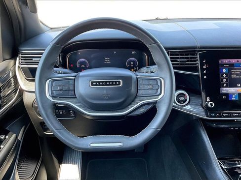 Used 2022 Jeep Wagoneer Series II image 8