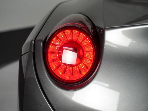 Used 2014 Ferrari California RWD image 21