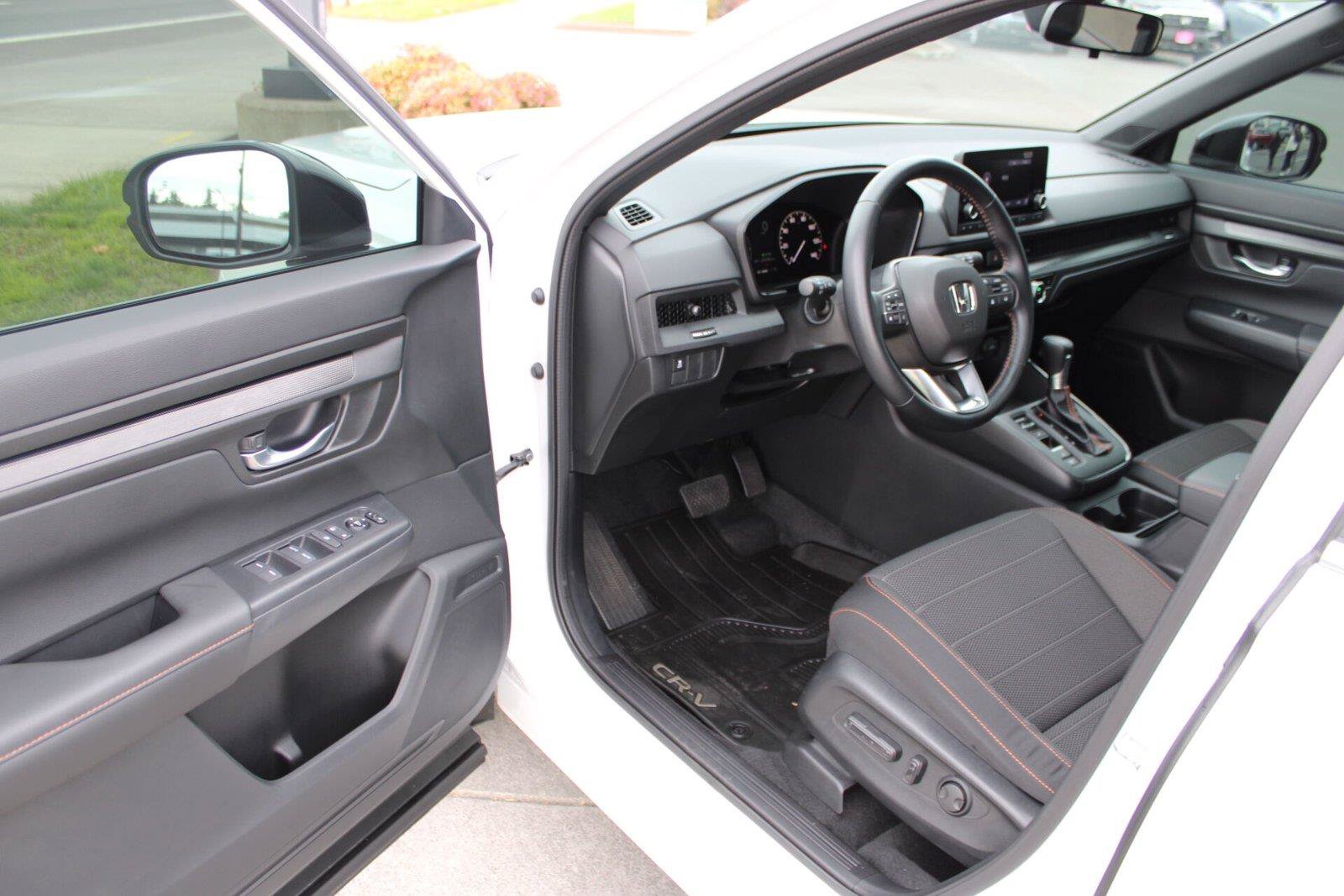 Used 2025 Honda CR-V Sport image 19