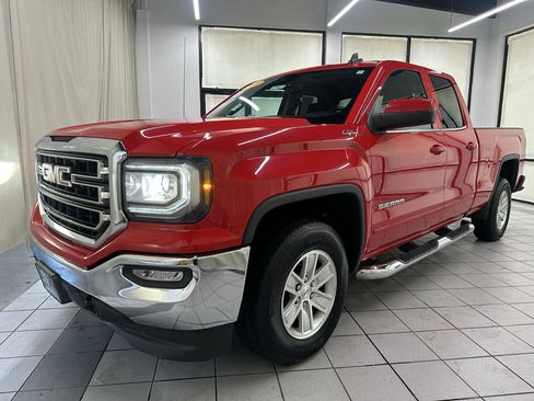 Used 2018 GMC Sierra 1500 SLE w/ SLE Value Package AWD/4WD image 11
