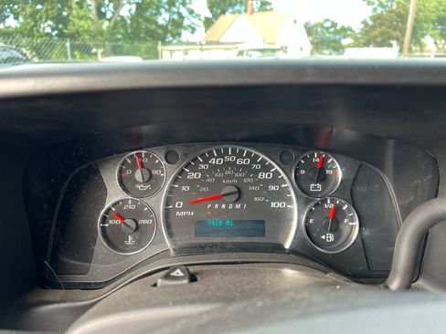 Used 2017 GMC Savana 3500 Extended image 7