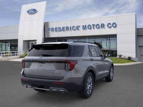New 2026 Ford Explorer Active w/ Active Comfort Package image 8
