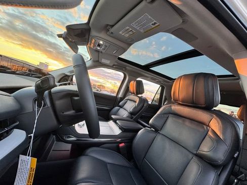 New 2025 Lincoln Navigator Reserve image 30