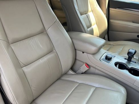 Used 2015 Jeep Grand Cherokee Limited w/ Trailer Tow Group IV image 22