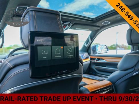 Used 2022 Jeep Grand Wagoneer Series III w/ Rear Seat Video Group 1 AWD/4WD image 23