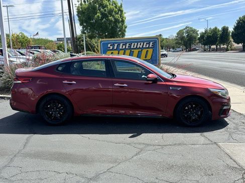 Used 2019 Kia Optima S w/ S Panoramic Sunroof Package FWD image 2