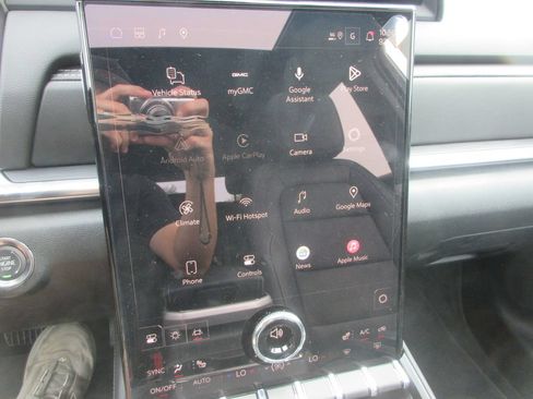 New 2027 GMC Terrain Elevation w/ Elevation Premium Package FWD image 17
