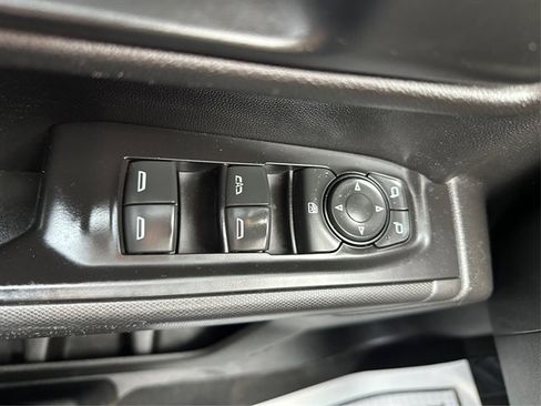 Used 2019 Chevrolet Silverado 1500 Custom w/ Infotainment Package image 37