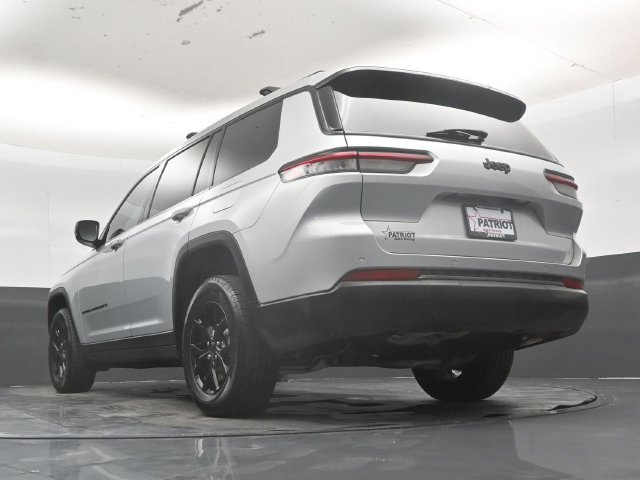 Used 2025 Jeep Grand Cherokee L Altitude RWD image 50