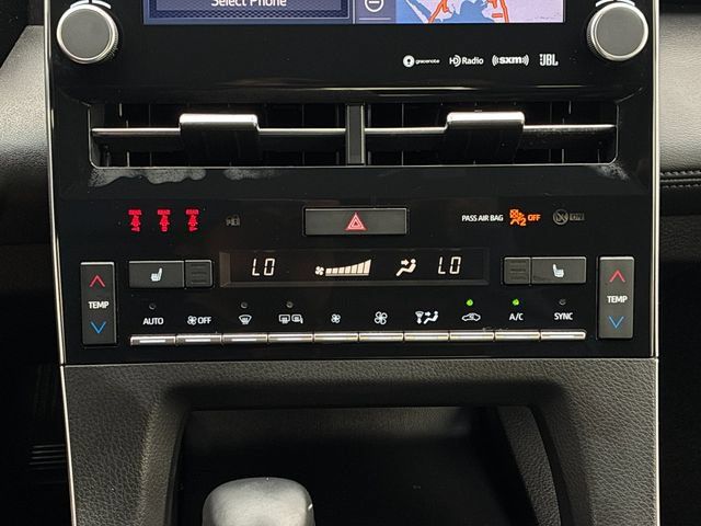 Used 2020 Toyota Avalon XLE w/ Preferred Accessory Package FWD image 20