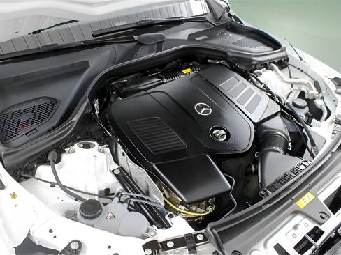 Used 2024 Mercedes-Benz GLC 300 4MATIC image 26