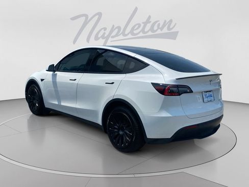 Used 2021 Tesla Model Y Long Range AWD/4WD image 3