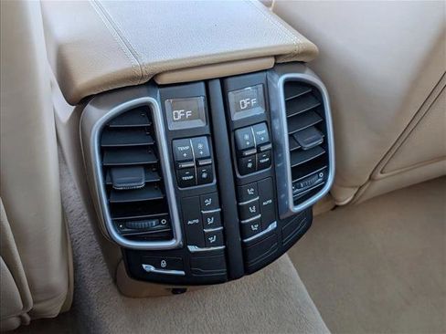 Used 2017 Porsche Cayenne S image 18