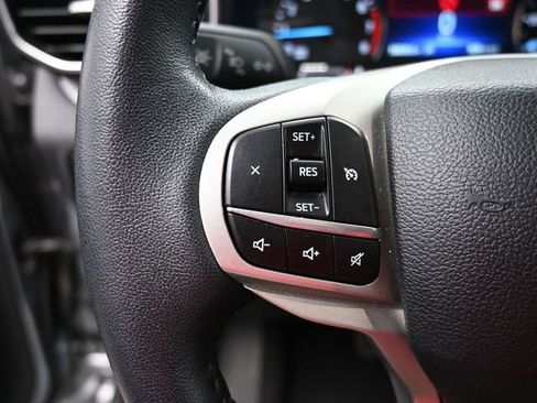 Used 2024 Ford Explorer XLT w/ Equipment Group 202A image 19