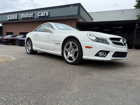 Used 2009 Mercedes-Benz SL 550 w/ Premium I Pkg image 3