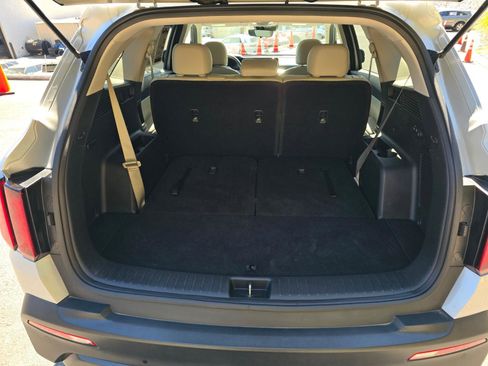 Used 2021 Kia Sorento S image 25