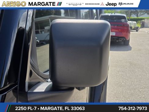 Used 2025 Jeep Wrangler Unlimited Sahara w/ Safety Group AWD/4WD image 12