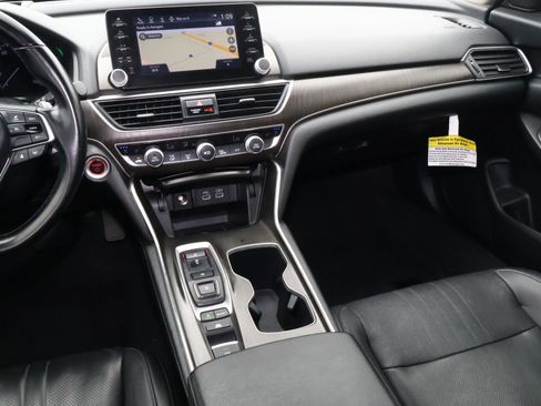 Used 2021 Honda Accord Touring image 11