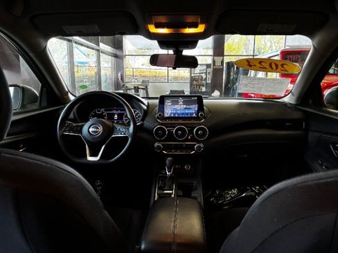 Used 2024 Nissan Sentra SV FWD image 26