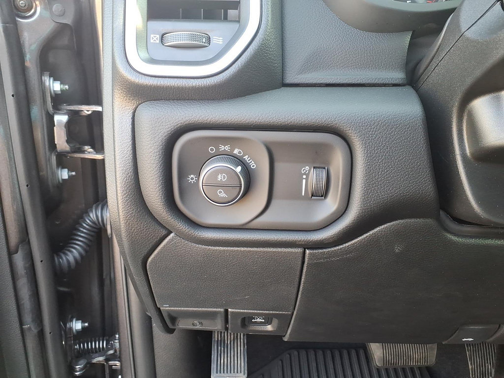 New 2027 RAM 3500 Big Horn AWD/4WD image 16