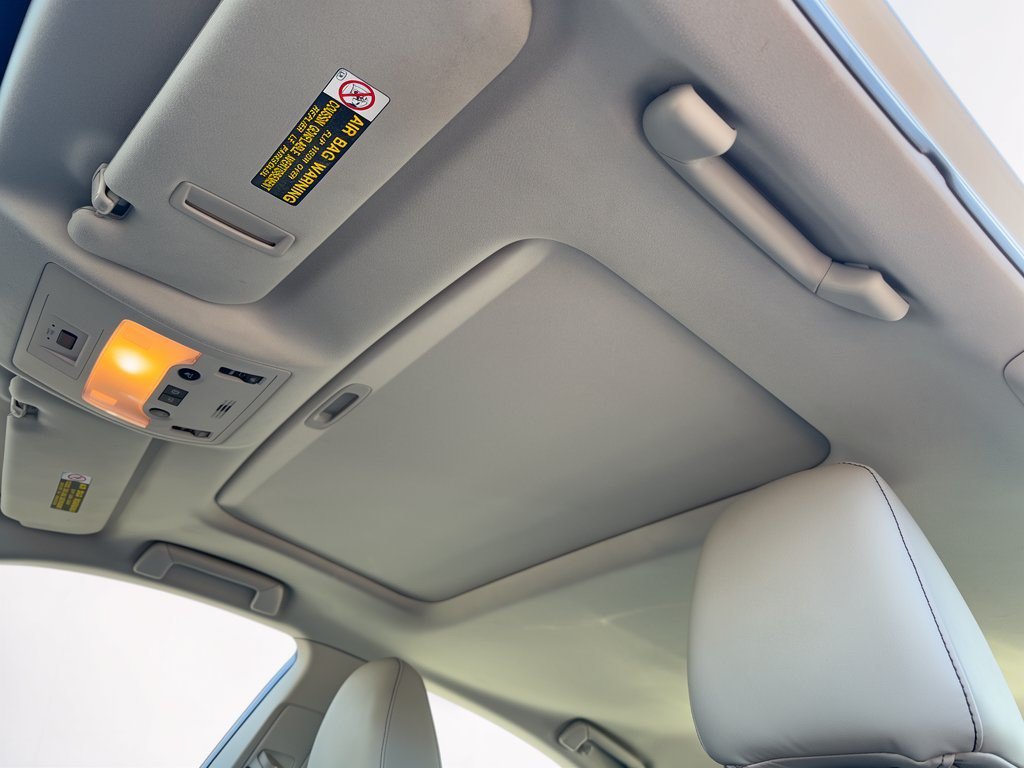 Used 2014 Lexus ES 300h w/ Premium Package w/Bamboo Trim FWD image 27