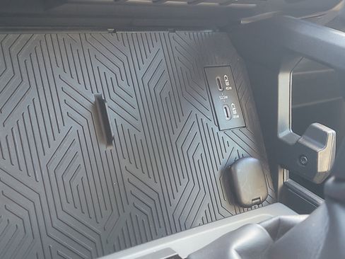 Certified 2025 Toyota Tacoma TRD Off-Road image 26