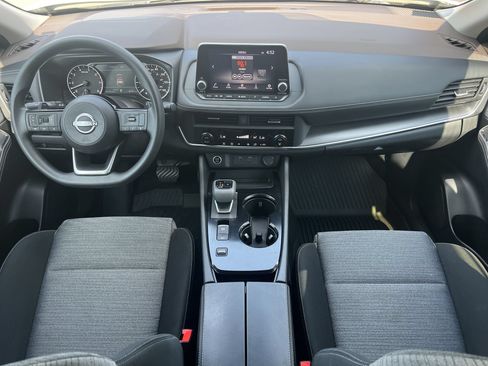Certified 2023 Nissan Rogue SV FWD image 3