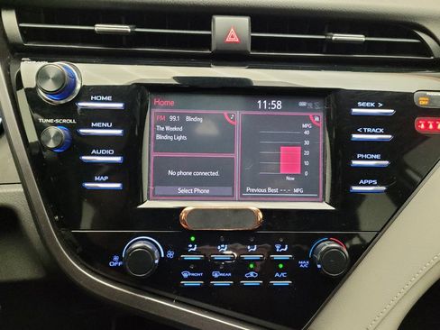 Used 2019 Toyota Camry LE FWD image 25