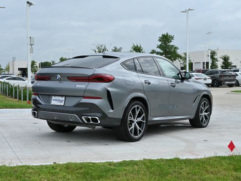 Certified 2026 BMW X6 M60i AWD/4WD image 9