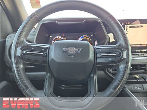 Used 2024 Chevrolet Colorado Trail Boss w/ Technology Package AWD/4WD image 13