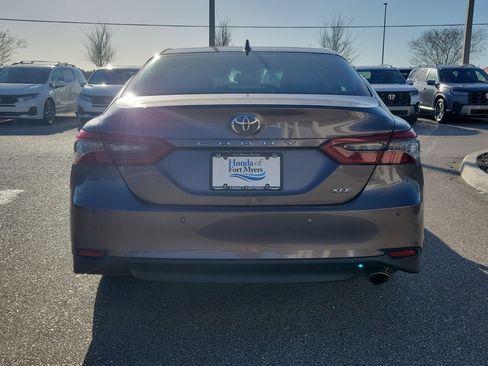 Used 2024 Toyota Camry XLE w/ Navigation Package image 5