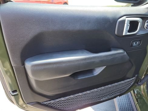 Used 2021 Jeep Wrangler Unlimited Sahara AWD/4WD image 10