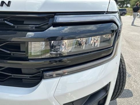 Used 2023 Ford Expedition Limited AWD/4WD image 9