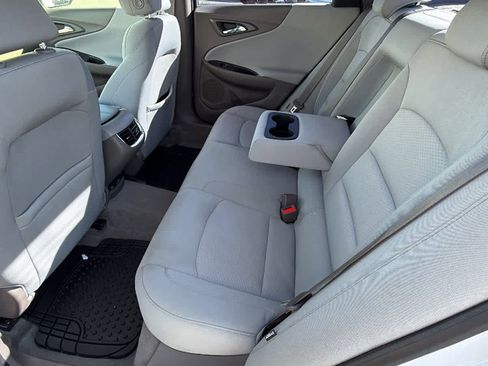 Used 2018 Chevrolet Malibu LT FWD image 24