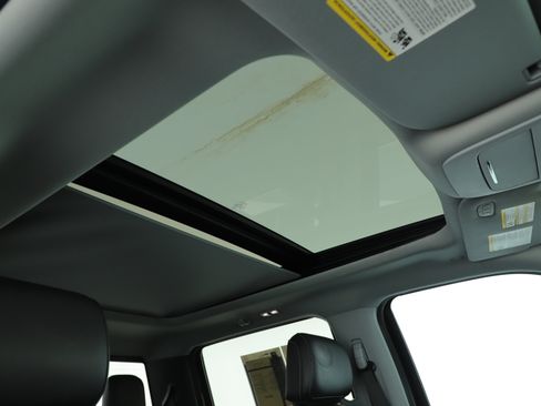 Used 2023 Ford F150 Lariat w/ Equipment Group 502A High image 5