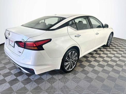Certified 2025 Nissan Altima 2.5 SL AWD/4WD image 4