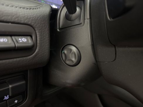 Used 2023 GMC Yukon Denali w/ Advanced Technology Package image 37