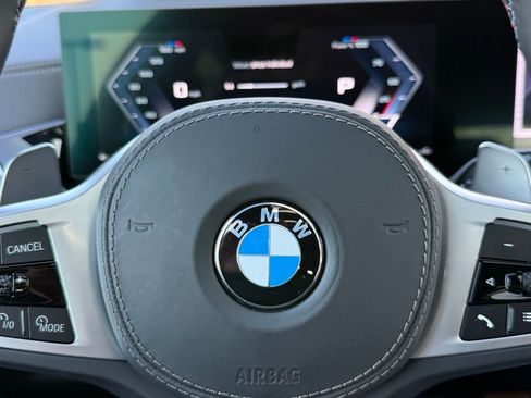 Used 2025 BMW X5 M60i image 32